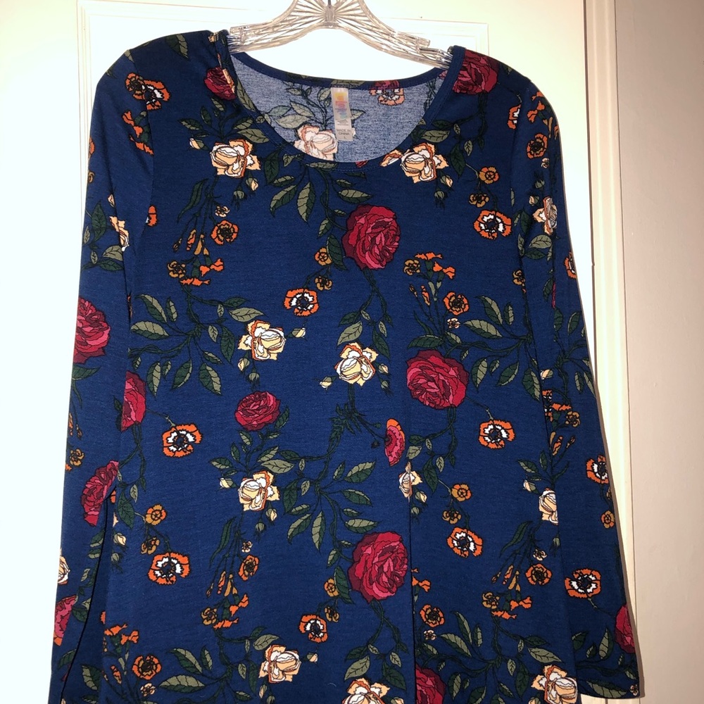 LulaRoe Long Sleeve Lynnae